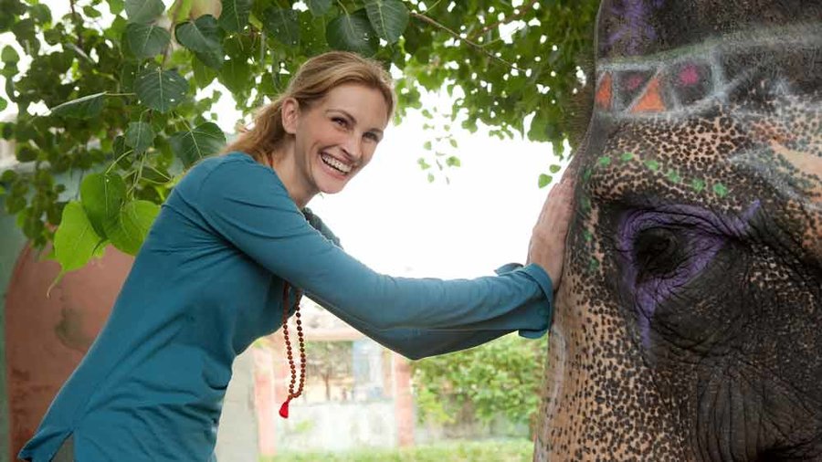 Julia Roberts communing with nature (an elephant)