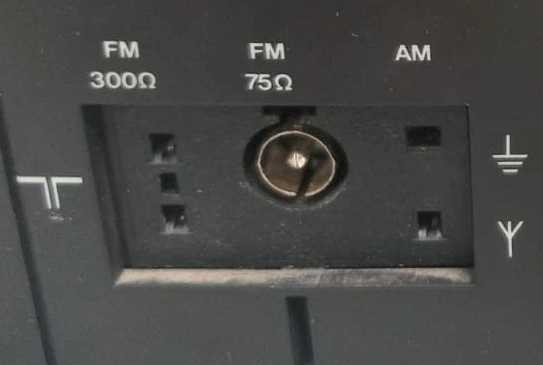 Aerial connections of a Philips 70FR150 receiver